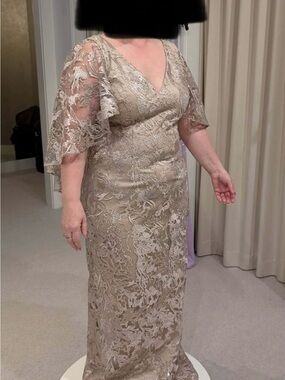 Elegant Lace Embroidered V-Neck Evening Dress in Taupe